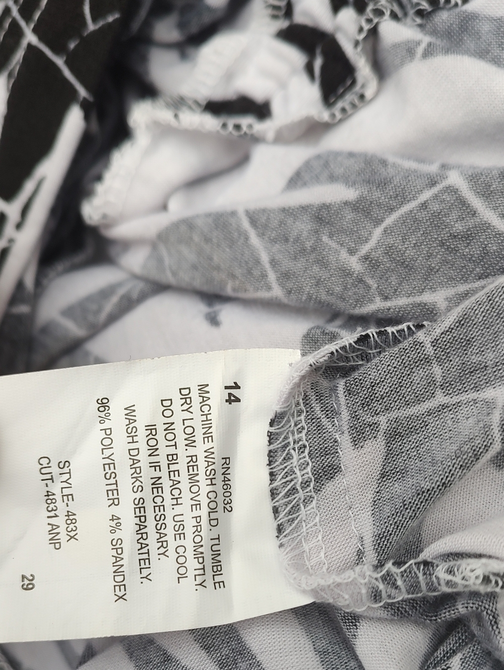 Links/ Black& White Top - Picture 8 of 10